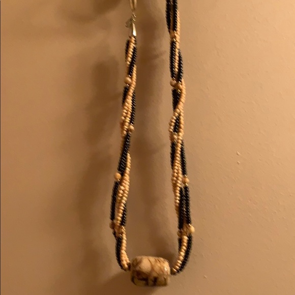 Stunning Bead Necklace - Picture 2 of 4